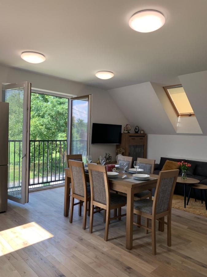 Cozy 2-Bedroom Vacation Apartment With Entire Top Floor Gaj  Exterior foto